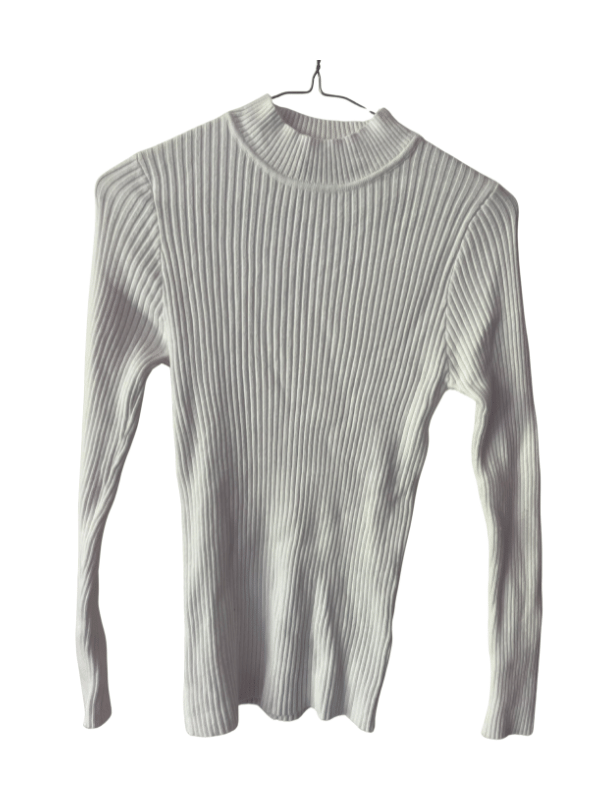 Entre Amis Ribbed White Knit Top